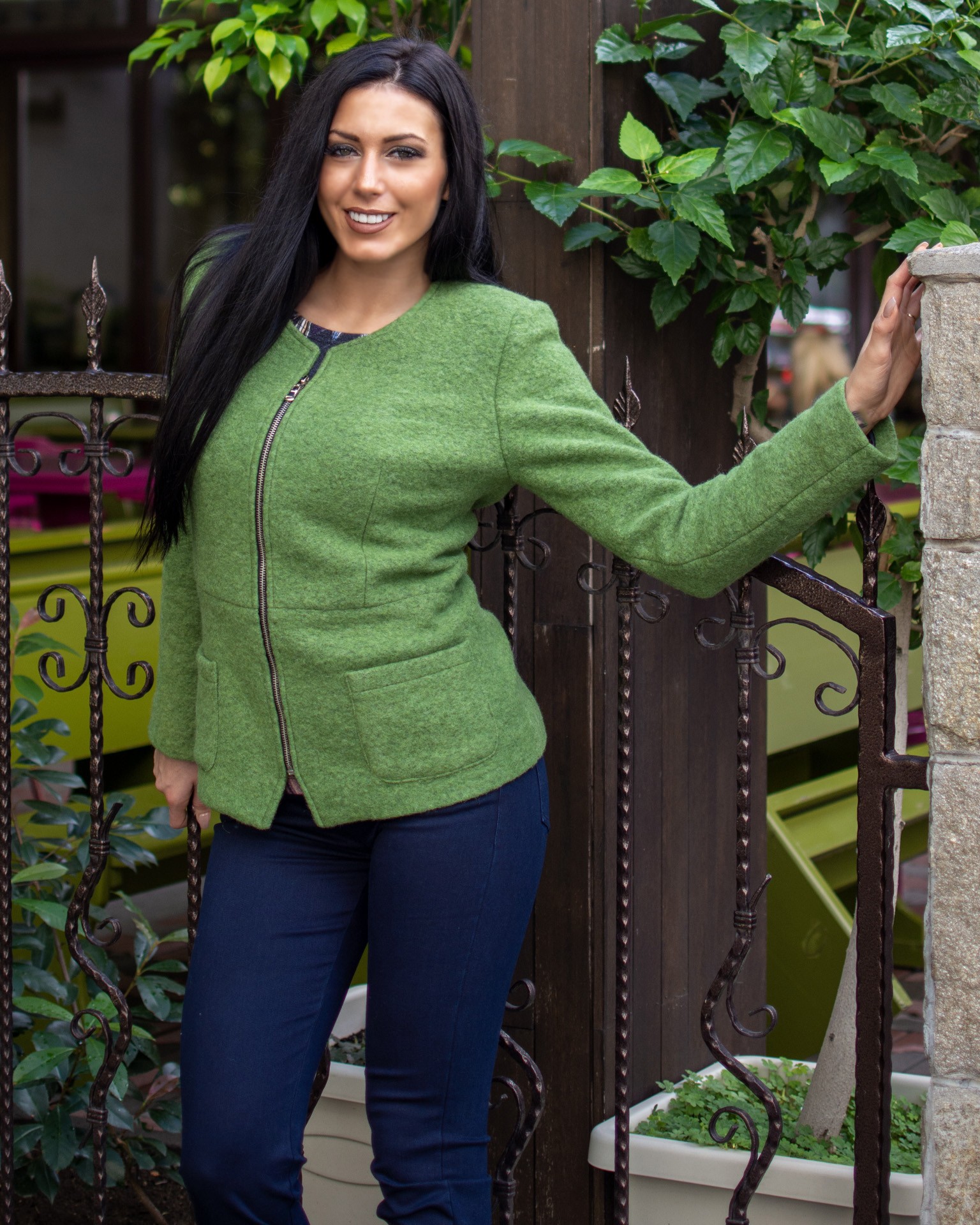 ЗЕЛЕНА ВЪЛНЕНА ЖИЛЕТКА ЗЕЛЕНА ВЪЛНЕНА ЖИЛЕТКА