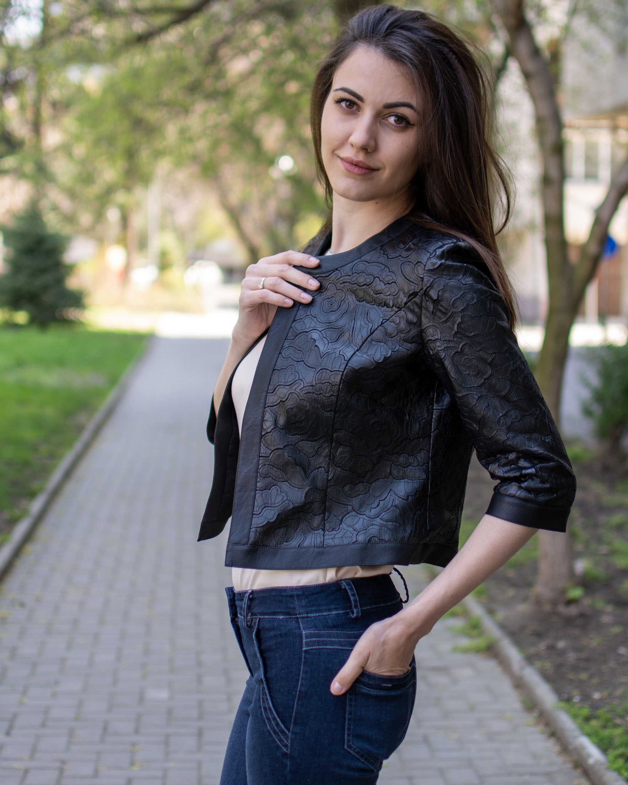 КОЖЕНО БОЛЕРО В ЧЕРЕН ЦВЯТ