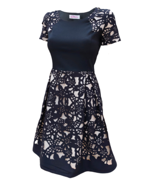 Home ЕЛЕГАНТНА ДАМСКА РОКЛЯ С ДАНТЕЛЕН ЕФЕКТ