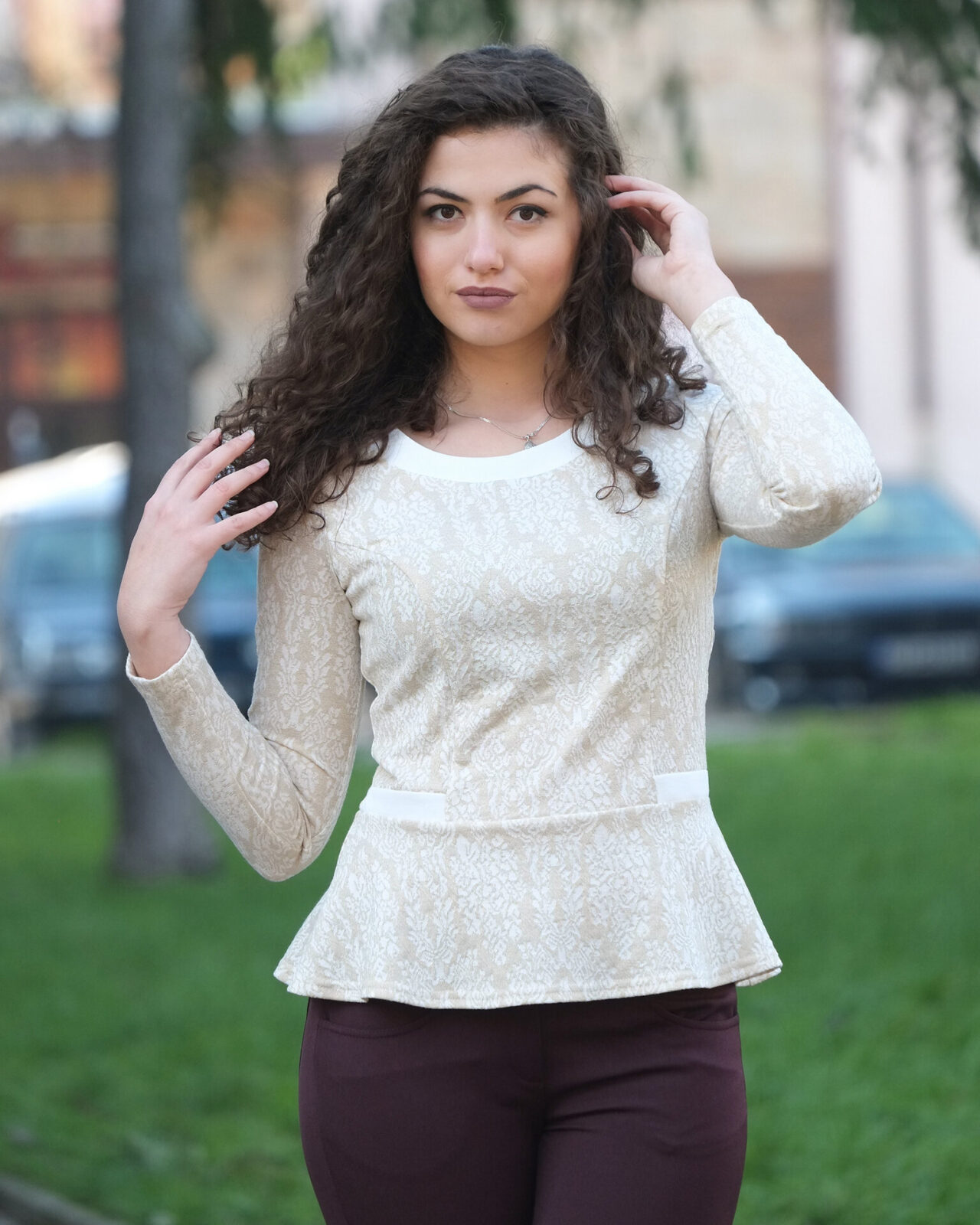 БЛУЗА СЪС ЗЛАТНО ЛАМЕ БЛУЗА СЪС ЗЛАТНО ЛАМЕ