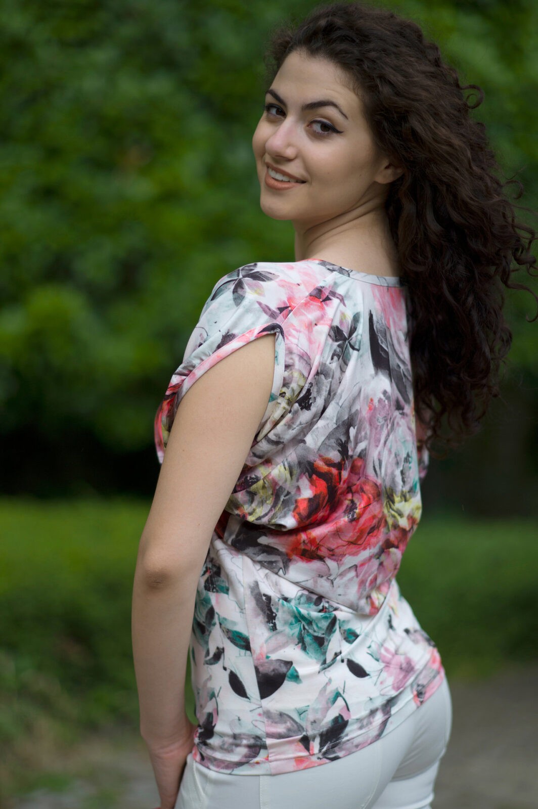 БЛУЗА С ПАДНАЛО РАМО БЛУЗА С ПАДНАЛО РАМО