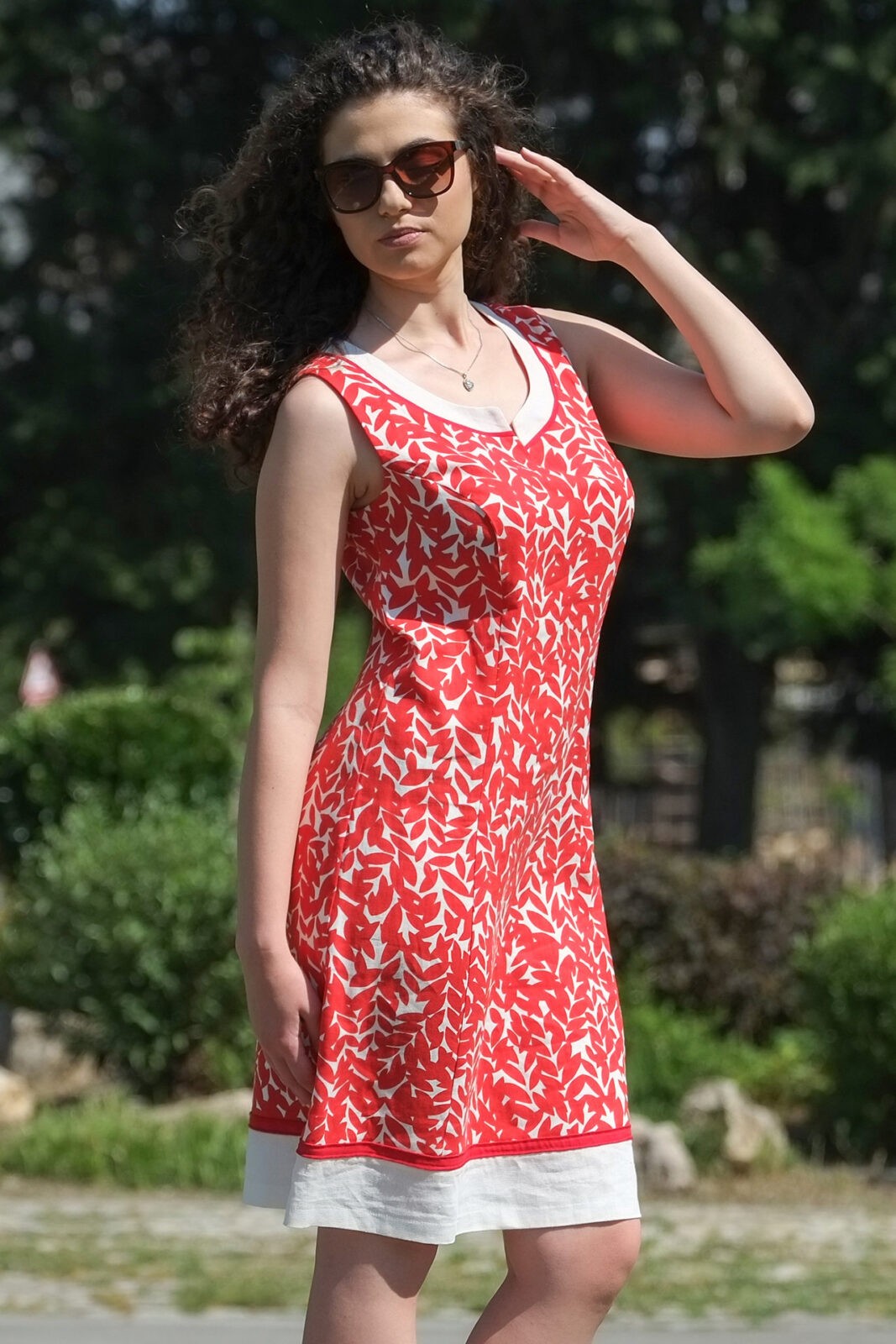 ЛЕНЕНА РОКЛЯ В ЧЕРВЕНО ЛЕНЕНА РОКЛЯ В ЧЕРВЕНО